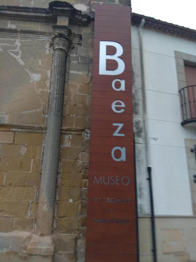 Arco De Villalar 巴埃萨 外观 照片